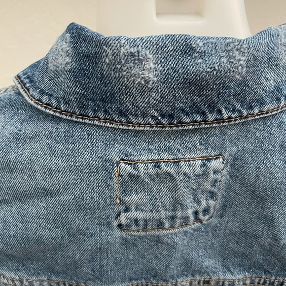 Forever 21 - Crop and Distressed Jean Jacket - M - Picture 4 of 8